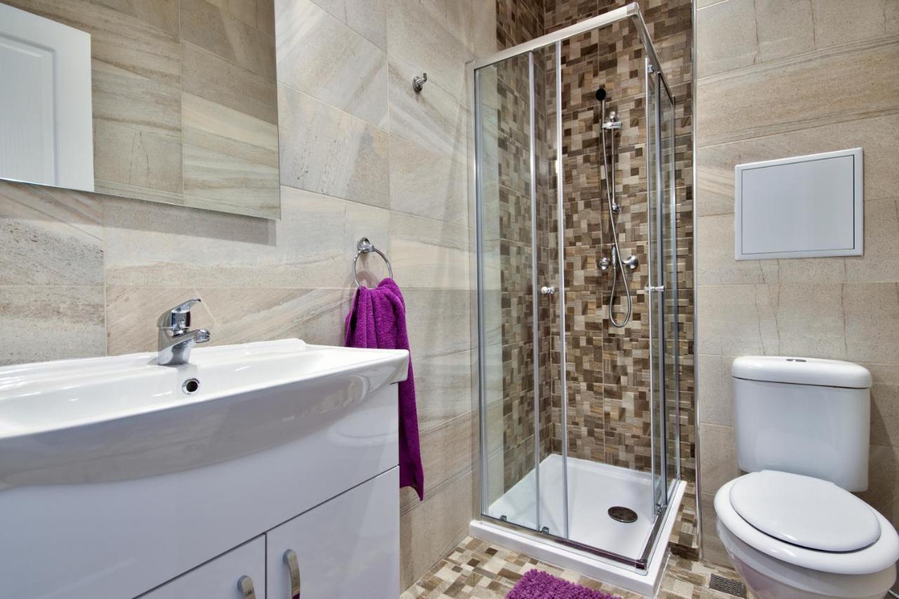 Cozy And Modern Valletta 1-Bedroom Room photo